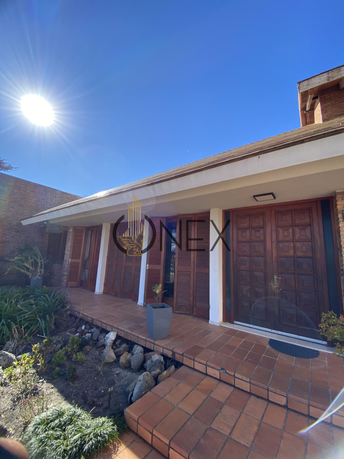 Casa ID.2717 - ESPECTACULAR PROPIEDAD FRENTE A PLAZA EN VENTA PAYSANDU 