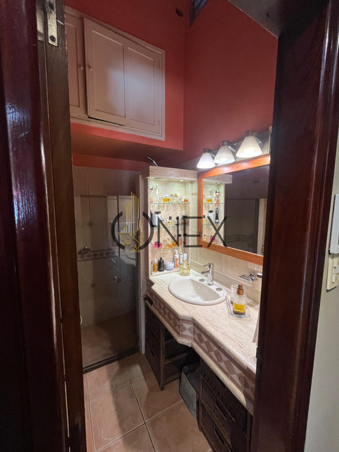 Casa ID.2573 - Hermosa propiedad de 4 dormitorios en Av. Don Pedro de Mendoza