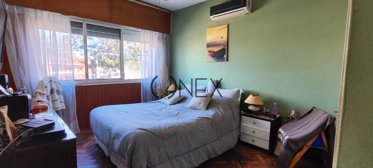 Casa ID.2656 - VENTA CASA MALVIN 3 DORMITORIOS 3 BAÑOS PARRILLERO GARAGE