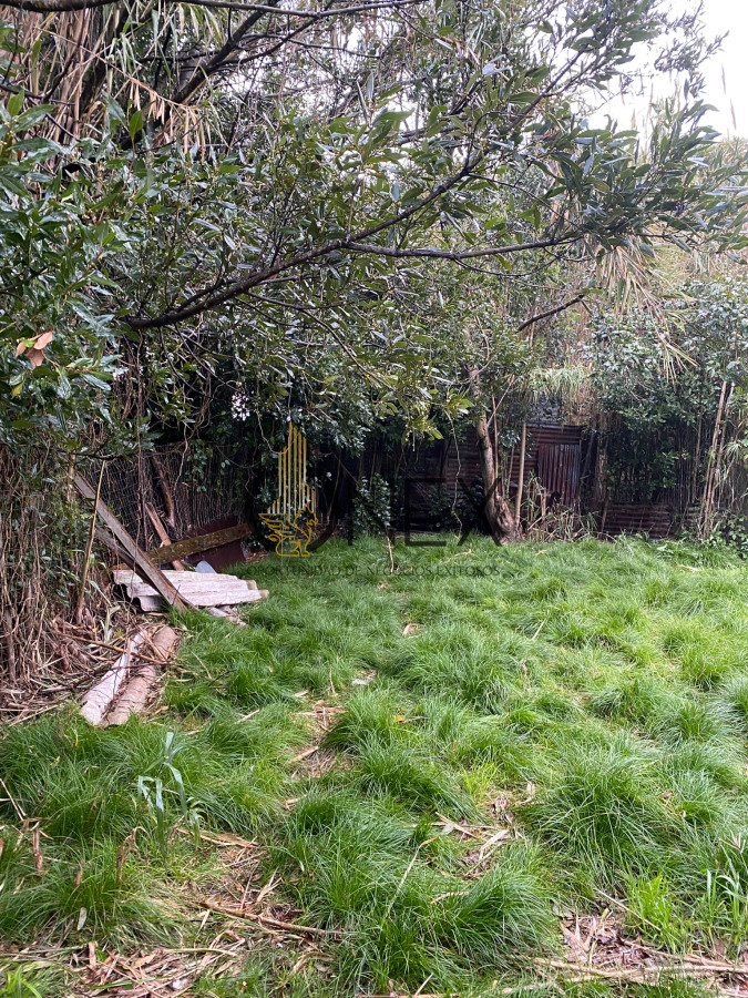 Casa ID.2733 - Se vende casa más apto en Barrio Malaga.  