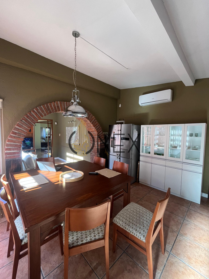 Casa ID.2573 - Hermosa propiedad de 4 dormitorios en Av. Don Pedro de Mendoza
