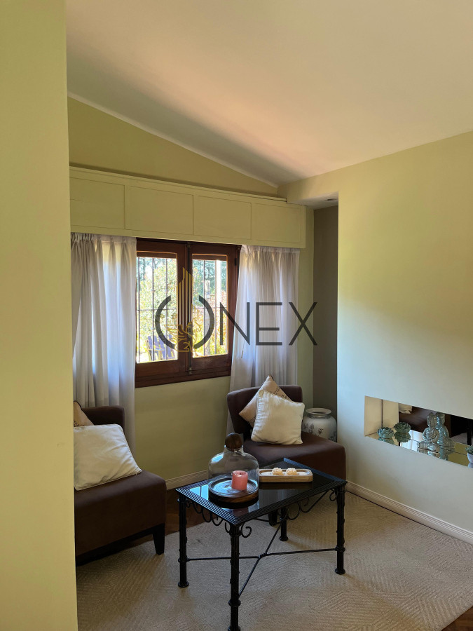 Casa ID.2573 - Hermosa propiedad de 4 dormitorios en Av. Don Pedro de Mendoza