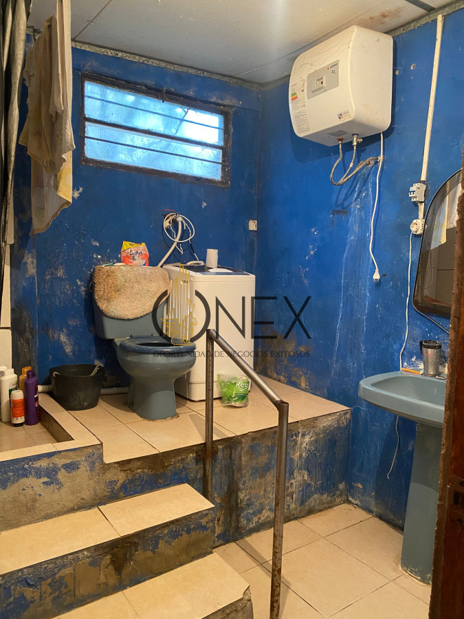 Casa ID.2733 - Se vende casa más apto en Barrio Malaga.  