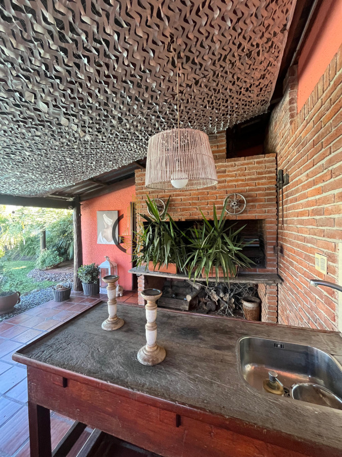 Casa ID.2573 - Hermosa propiedad de 4 dormitorios en Av. Don Pedro de Mendoza