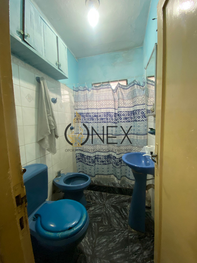 Casa ID.2733 - Se vende casa más apto en Barrio Malaga.  