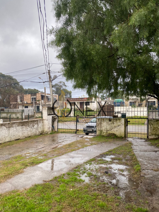 Casa ID.2733 - Se vende casa más apto en Barrio Malaga.  