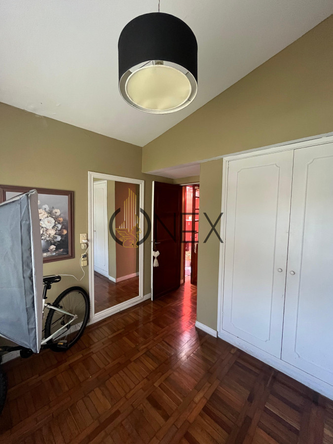 Casa ID.2573 - Hermosa propiedad de 4 dormitorios en Av. Don Pedro de Mendoza