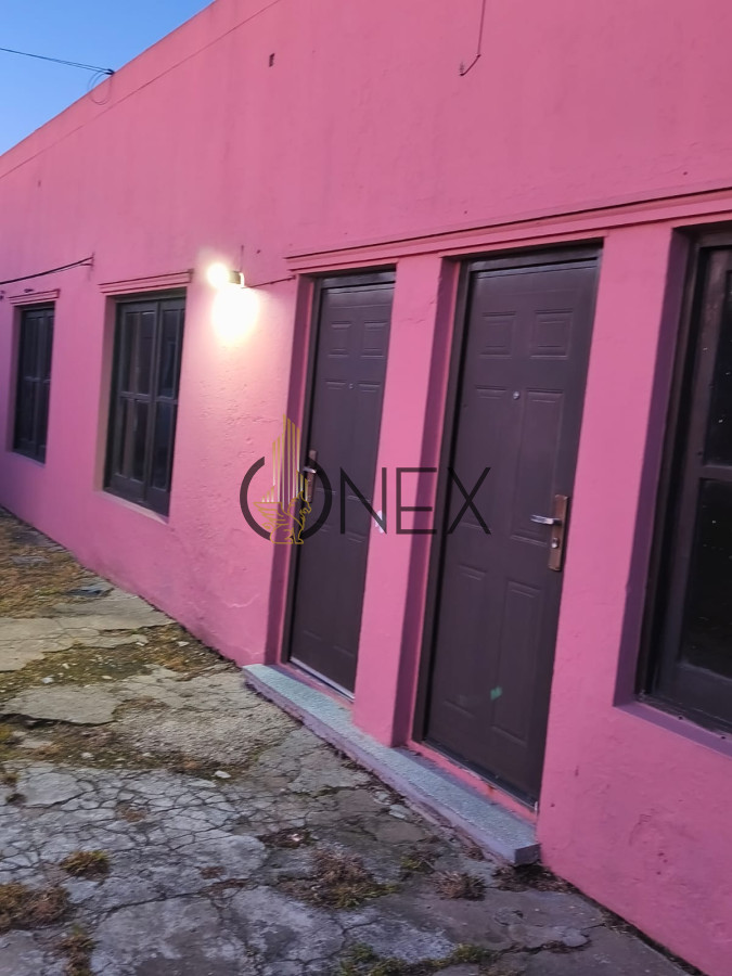 Casa ID.3079 - Venta y alquiler de casa con apto en San Carlos
