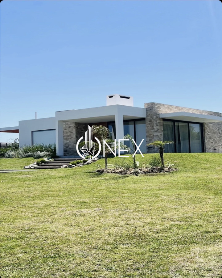 Casa ID.4927 - Moderna y exclusiva casa en venta 