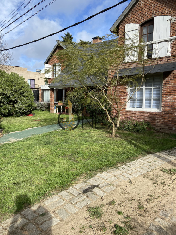 Casa ID.3122 - Venta casa amplia en Pinares 