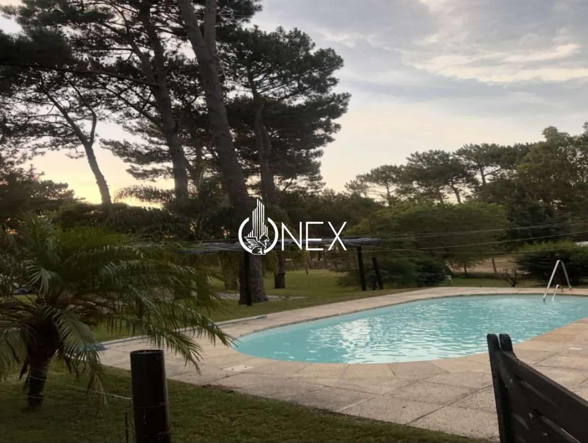 Casa ID.4627 - Oportunidad venta de casa en Maldonado solanas cuatro dormitorios cuatro baños piscina climatizada terraza con parrillero