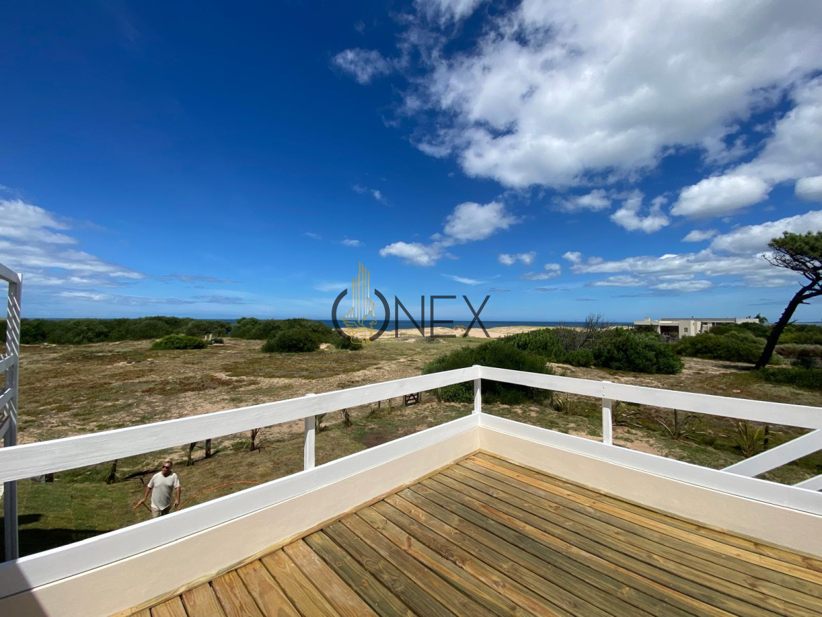 Casa ID.1404 - ¡Se vende espectacular casa a estrenar! de tres dormitorios, en Club del Lago, Punta Ballena  