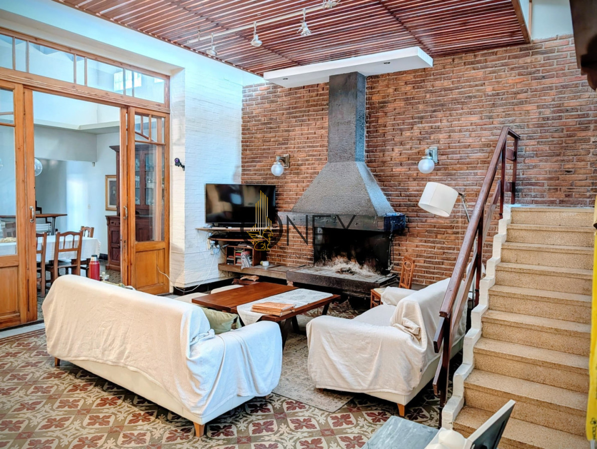 Casa ID.4344 - AMPLIA PROPIEDAD CENTRICA EN VENTA PAYSANDU