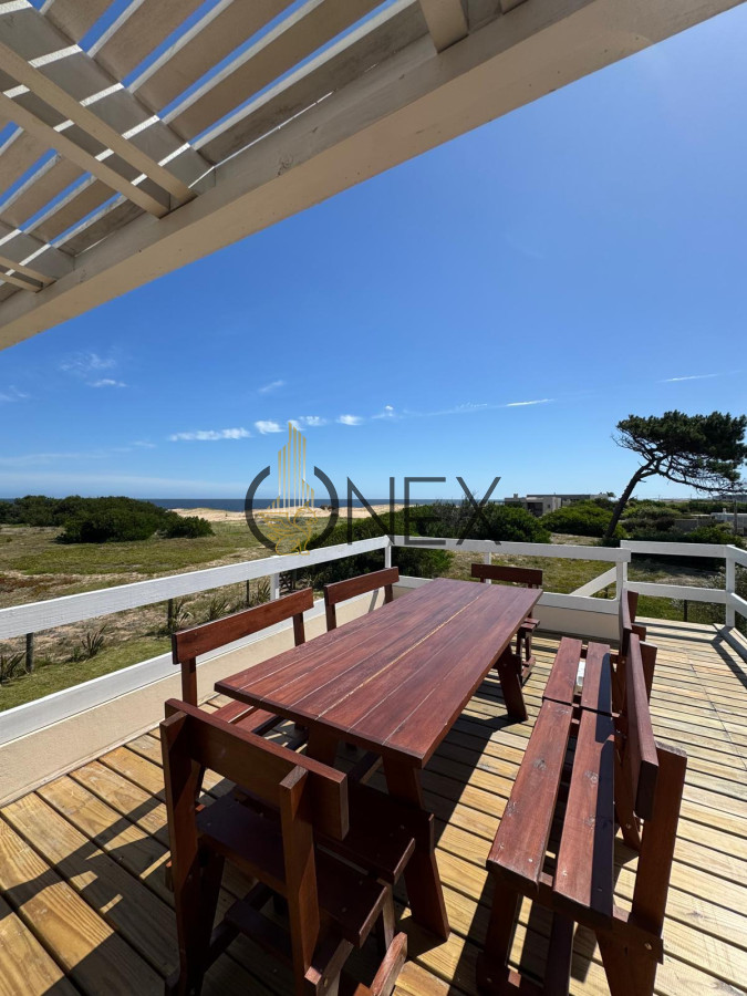 Casa ID.1404 - ¡Se vende espectacular casa a estrenar! de tres dormitorios, en Club del Lago, Punta Ballena  