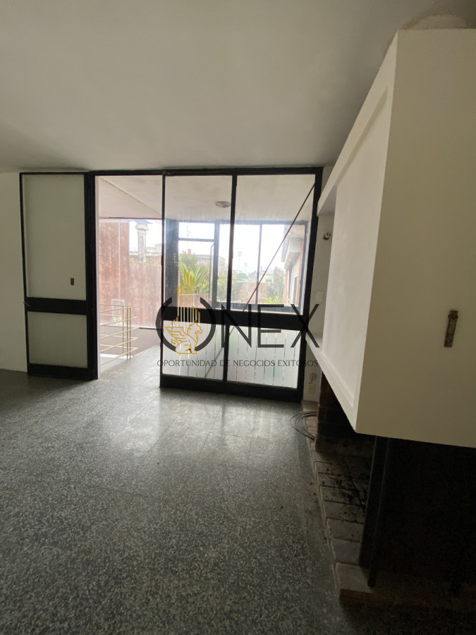 Casa ID.2575 - ESTRATEGICA PROPIEDAD CENTRICA EN VENTA 