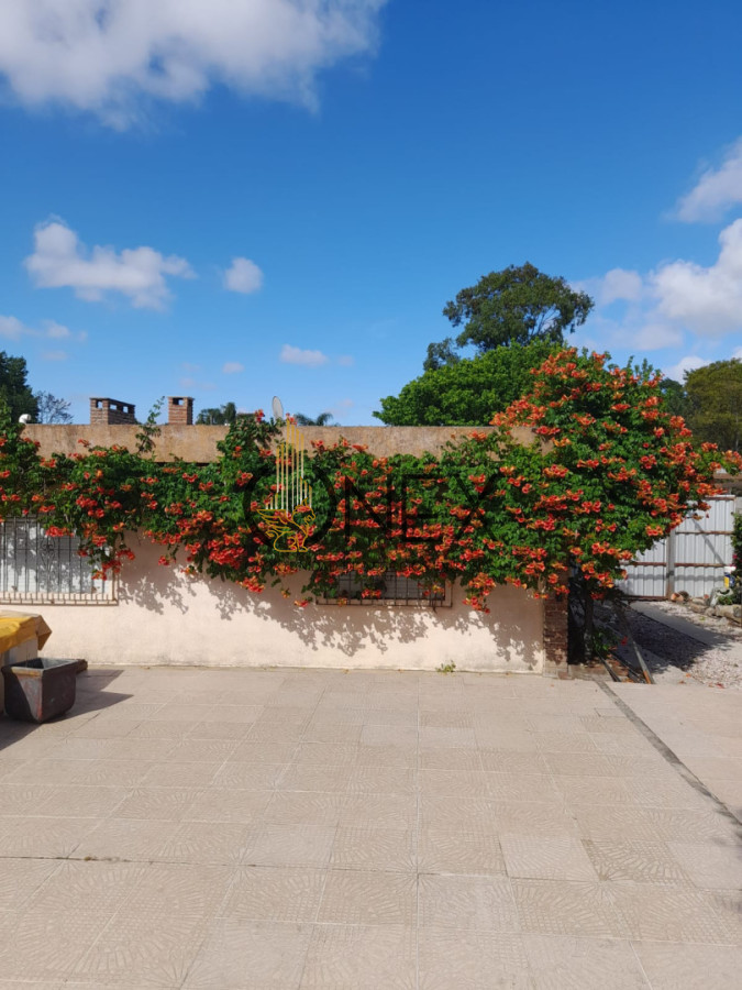 Casa ID.3627 - Se vende hermoso Chalet en Parque del Plata Sur