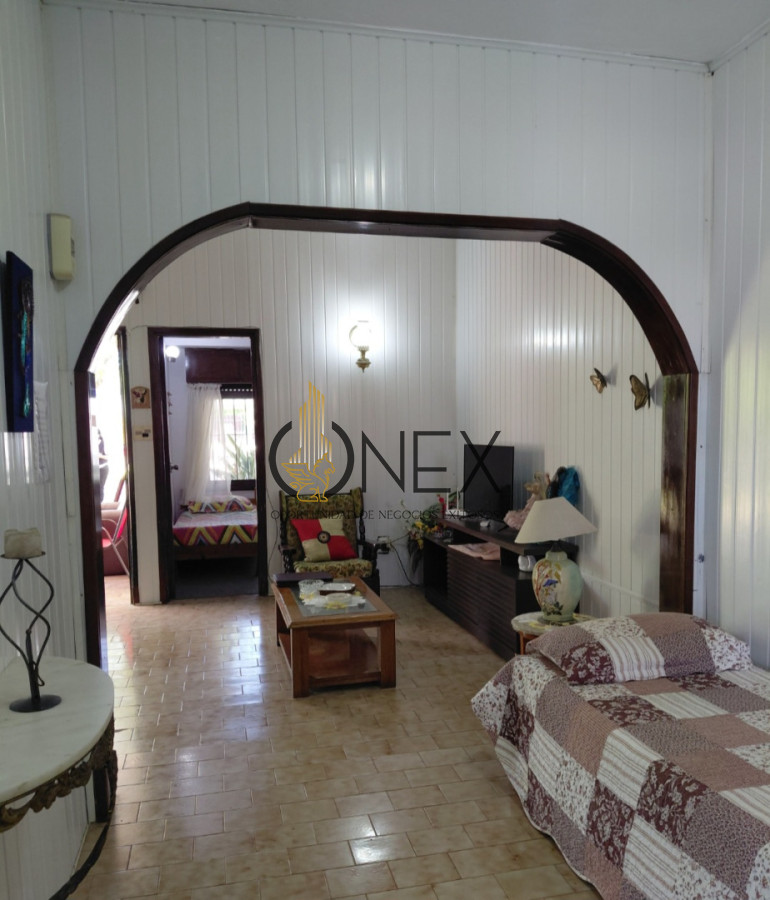 Casa ID.4194 - Oportunidad venta propiedad  dos casas  independientes + dependencia de servicio cerca de la rambla - Piriápolis