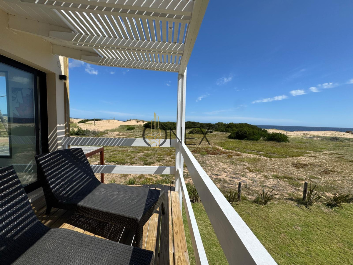 Casa ID.1404 - ¡Se vende espectacular casa a estrenar! de tres dormitorios, en Club del Lago, Punta Ballena  