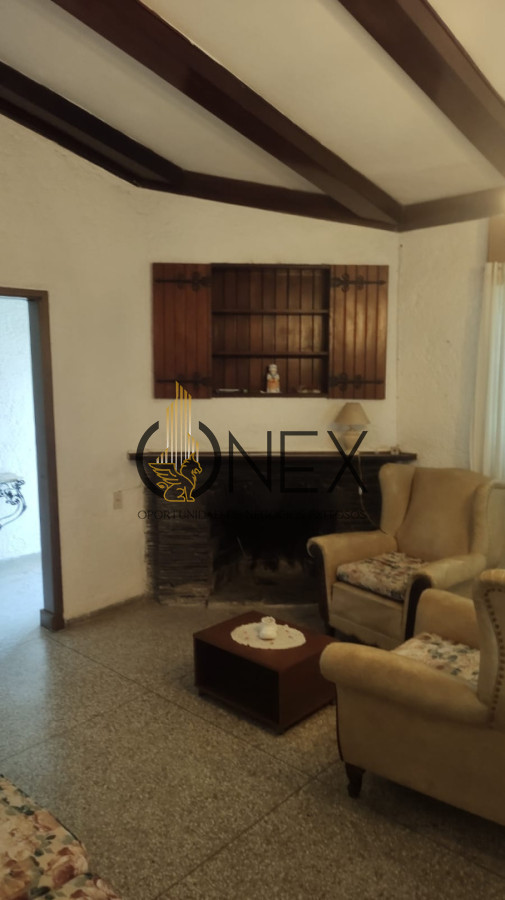 Casa ID.4406 - SE VENDE EXCELENTE PROPIEDAD EN ATLANTIDA, DE CUATRO DORMITORIOS