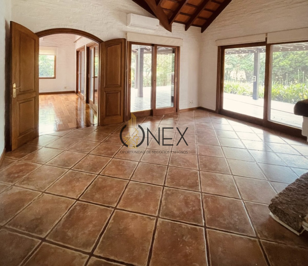 Casa ID.3373 - LUJO Y COMODIDAD Venta o Alquiler Casa Lomas Tahona 3D suite Playroom Estar Terraza Gge Piscina Parrillero