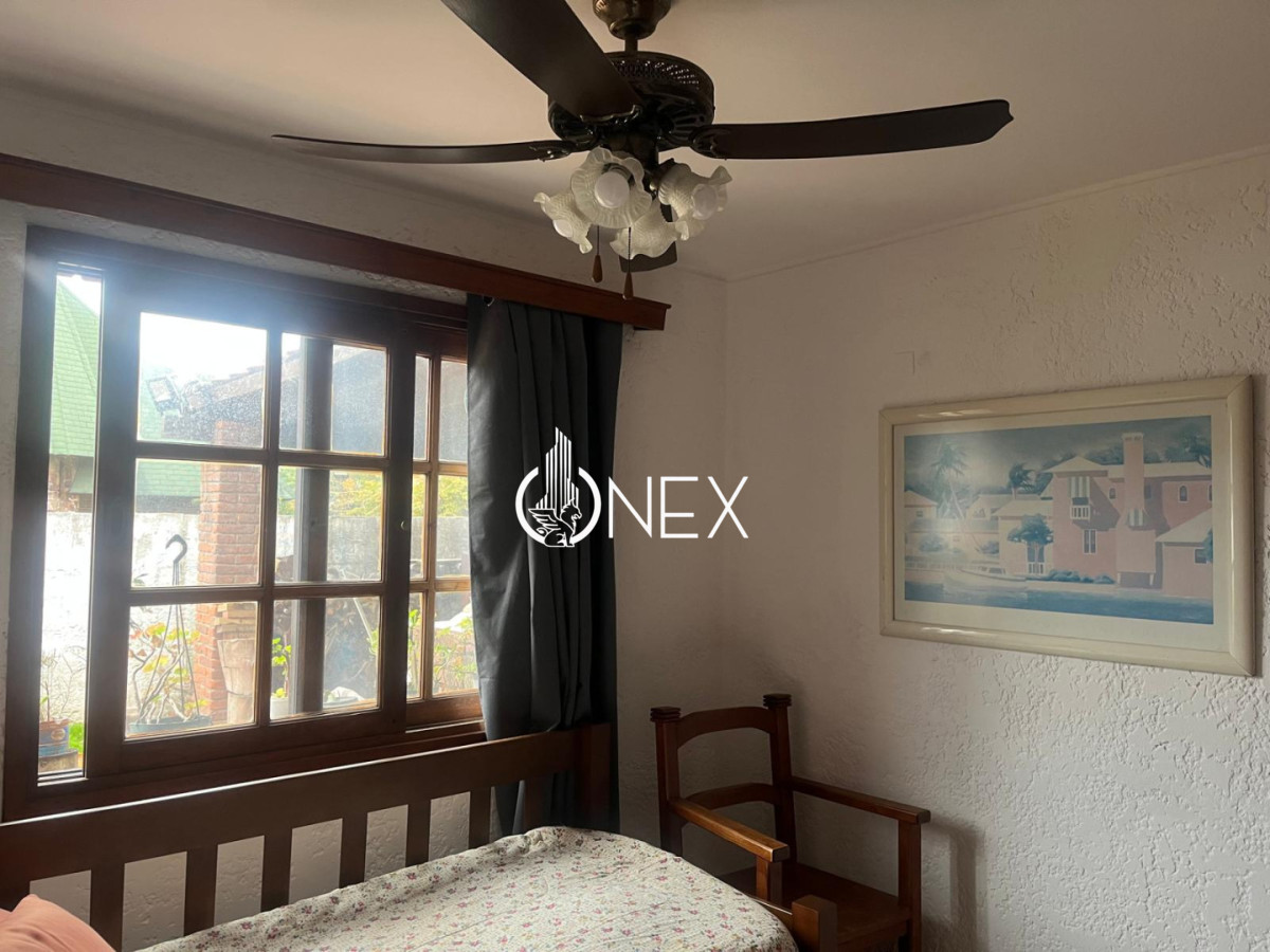 Casa ID.4580 - Venta casa de 4 dormitorios y 4 baños a 5 cuadras de la playa mansa.