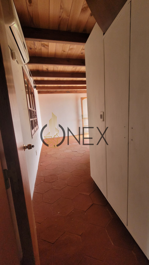 Casa ID.1661 - CASA EN VENTA CON GRAN TERRENO 