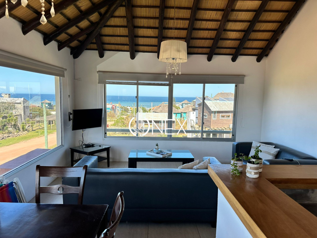 Casa ID.4559 - Venta casa de 4 dormitorios con vista al mar en Punta del Diablo.