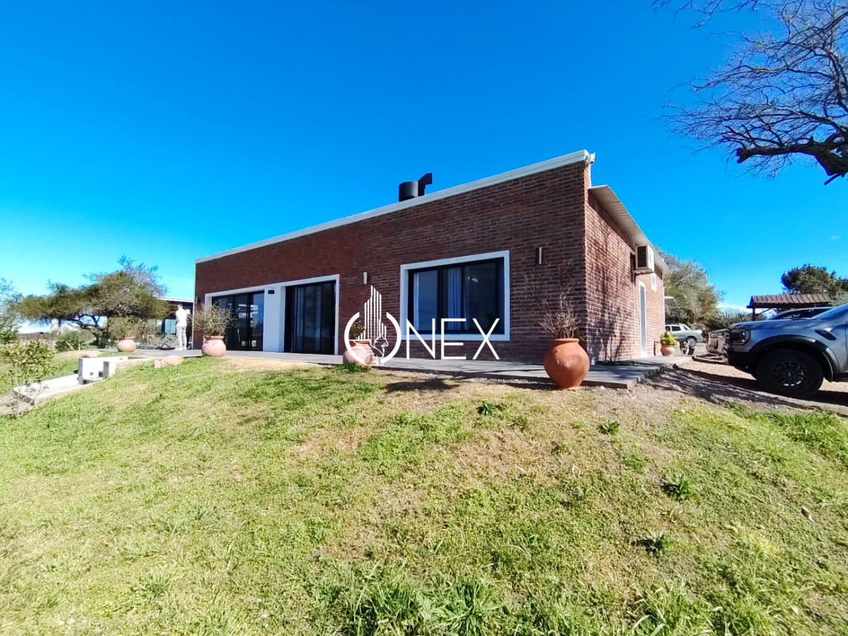 Casa ID.4951 - HERMOSA PROPIEDAD EN VENTA CON APARTAMENTO INDEPENDIENTE 