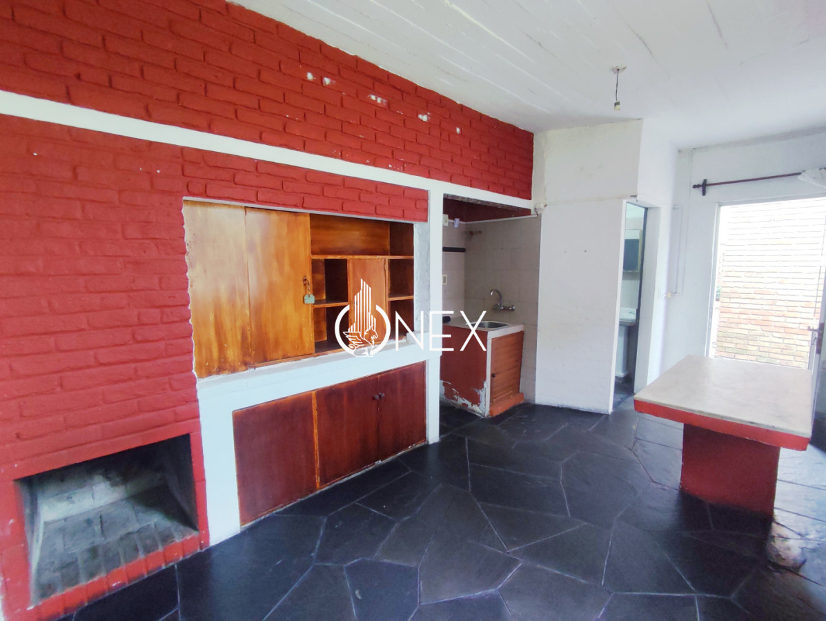 Casa ID.3774 - Casa en Venta (4 dorm.) + apto (3 dorm.) en Solymar a mts de la Rambla