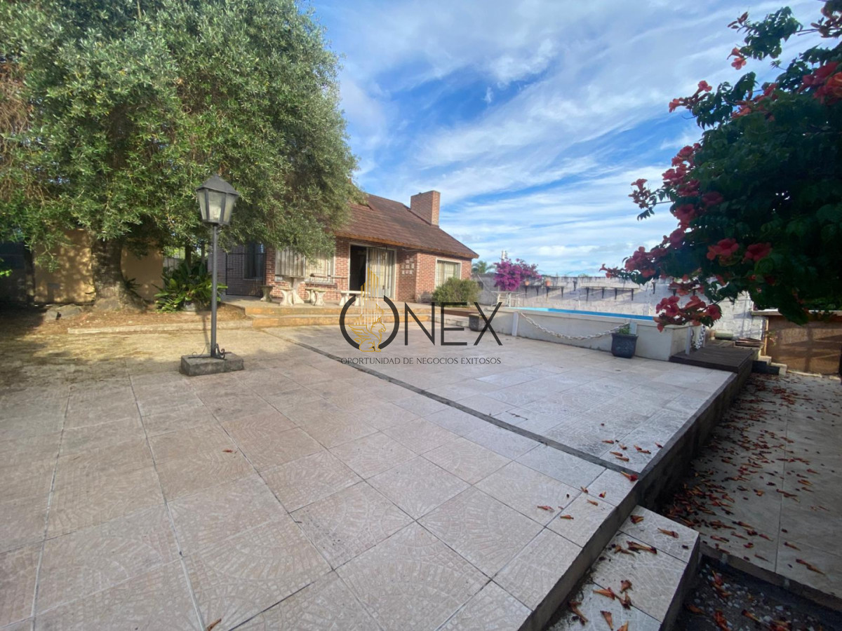 Casa ID.3627 - Se vende hermoso Chalet en Parque del Plata Sur