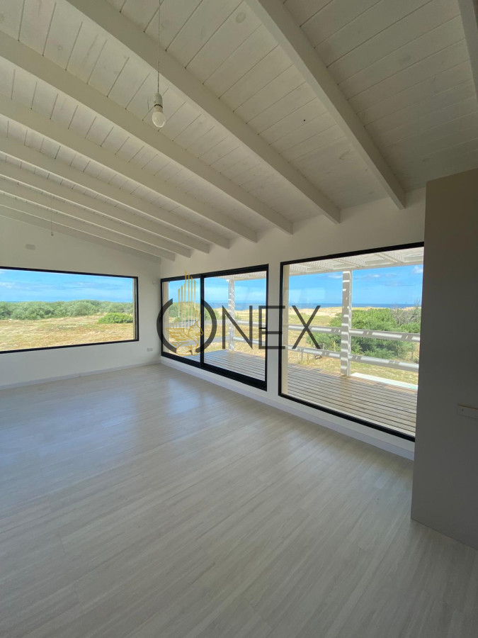 Casa ID.1404 - ¡Se vende espectacular casa a estrenar! de tres dormitorios, en Club del Lago, Punta Ballena  