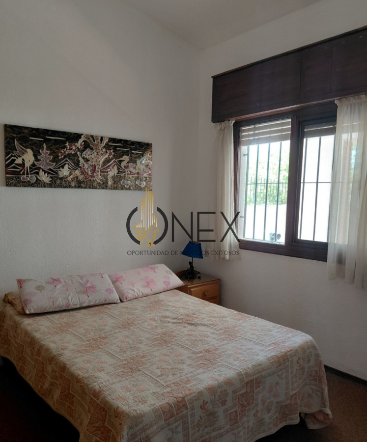 Casa ID.4194 - Oportunidad venta propiedad  dos casas  independientes + dependencia de servicio cerca de la rambla - Piriápolis