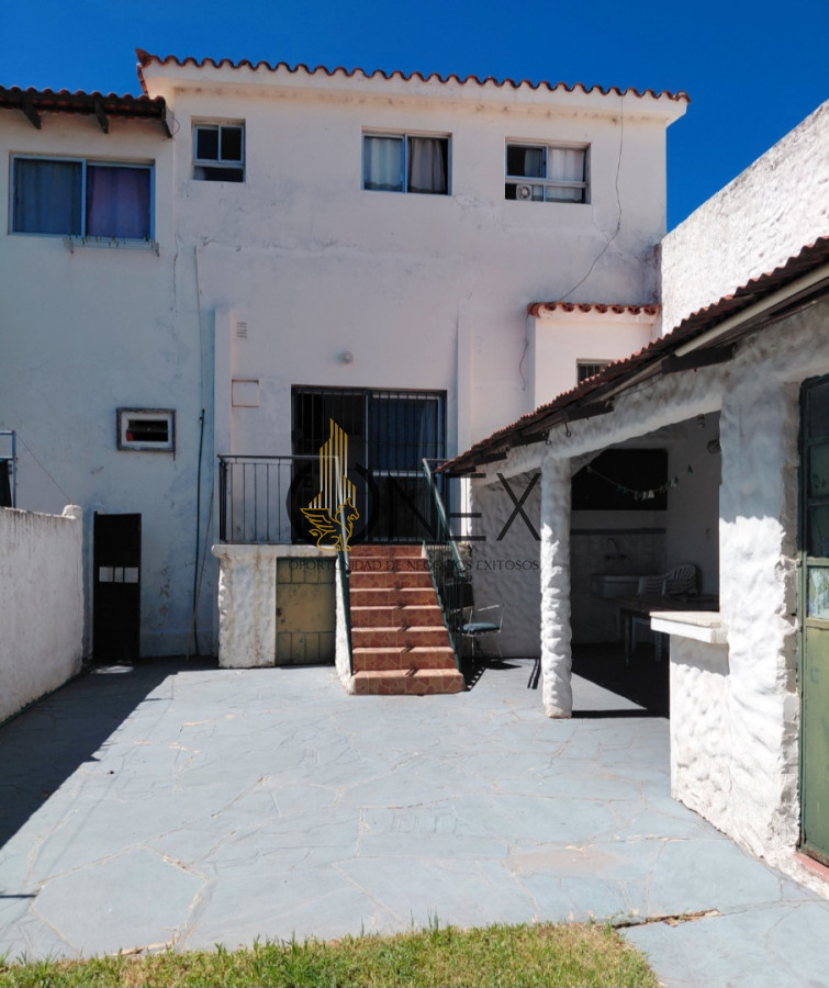 Casa ID.4194 - Oportunidad venta propiedad  dos casas  independientes + dependencia de servicio cerca de la rambla - Piriápolis