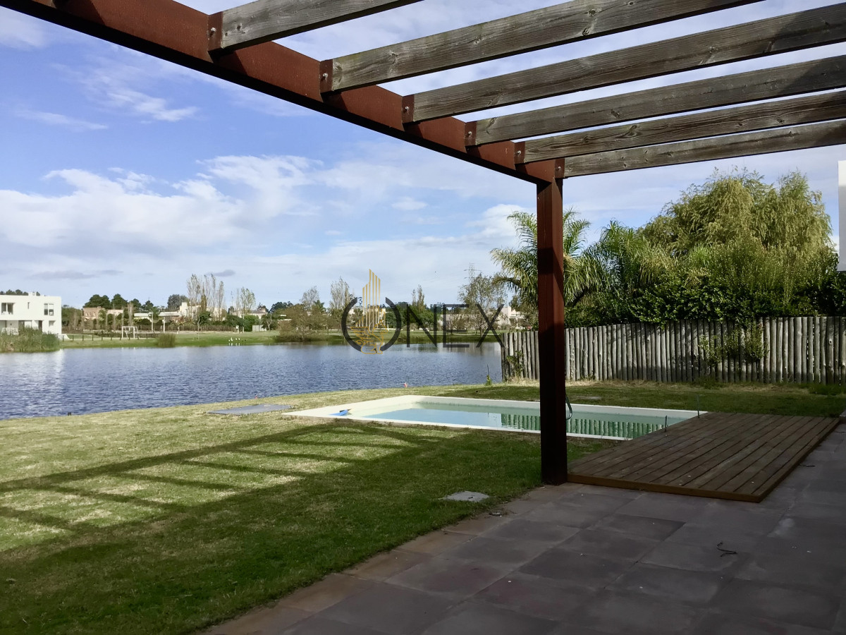 Casa ID.2275 - Casa en Barrios Privados, Viñedos de la Tahona