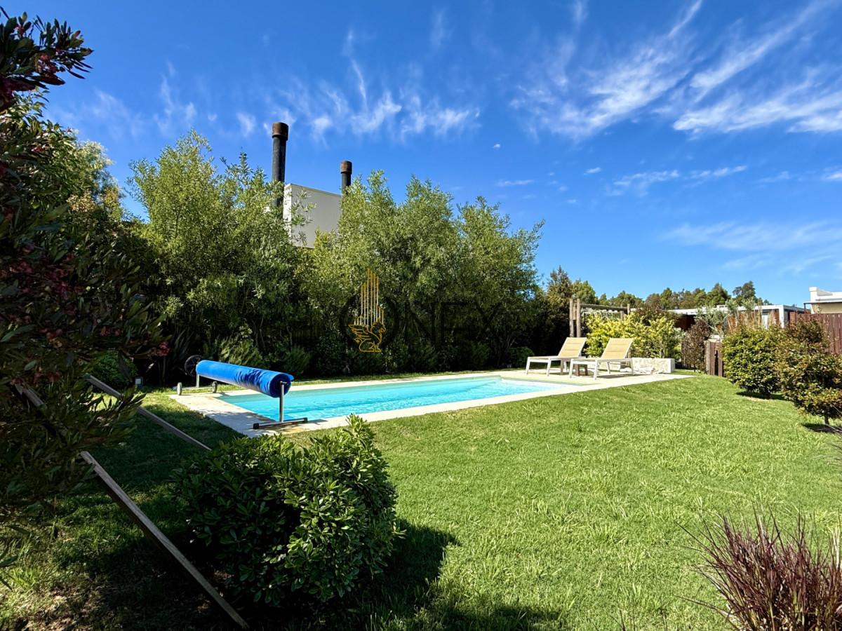 Casa ID.3434 - VENTA CASA UNA PLANTA, 3 DORMITORIOS, CON PISCINA, EN BARRIO PRIVADO MIRADOR DE LA TAHONA, CANELONES