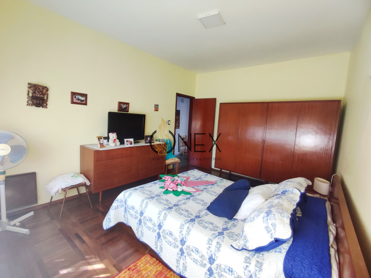 Casa ID.3774 - Casa en Venta de 7 dormitorios en Solymar a mts de la Rambla