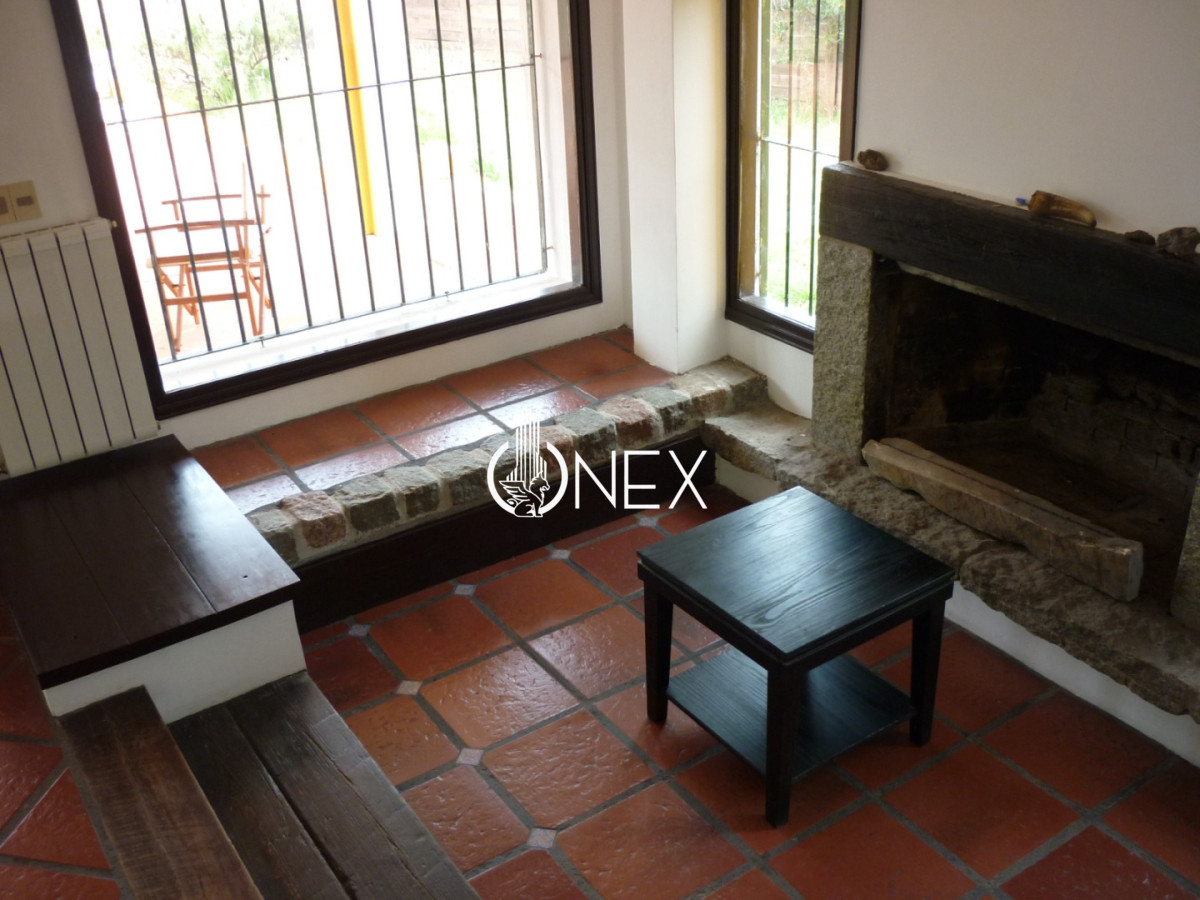 Casa ID.4333 - Casa Tipo Castillo en Venta - Frente al Mar - 3.500 m²