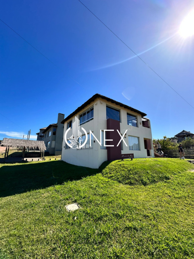 Casa ID.4559 - Venta casa de 4 dormitorios con vista al mar en Punta del Diablo.