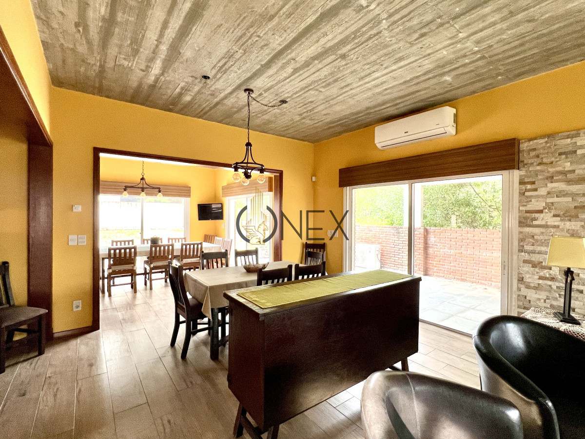 Casa ID.1848 - VENTA CASA AMUEBLADA, 3 DORMITORIOS, 3 BAÑOS, PLAYA GRANDE, PIRIÁPOLIS