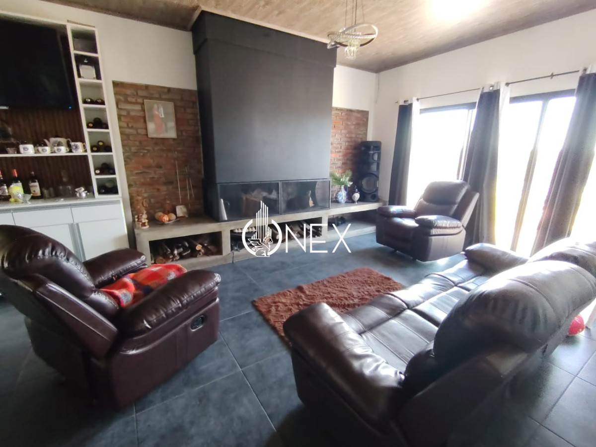 Casa ID.4951 - HERMOSA PROPIEDAD EN VENTA CON APARTAMENTO INDEPENDIENTE 