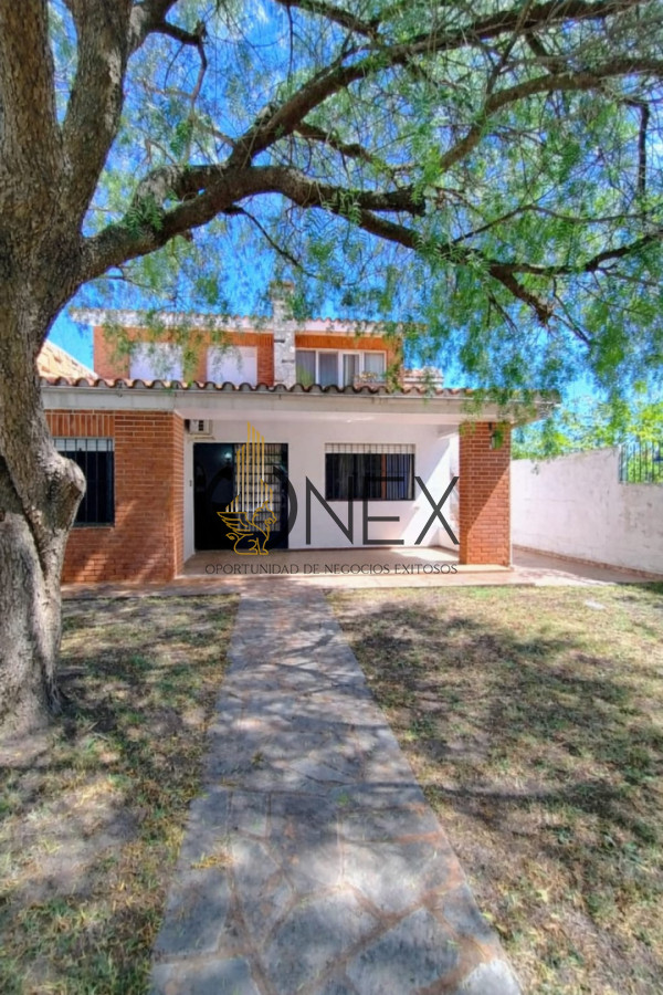 Casa ID.4194 - Oportunidad venta propiedad  dos casas  independientes + dependencia de servicio cerca de la rambla - Piriápolis