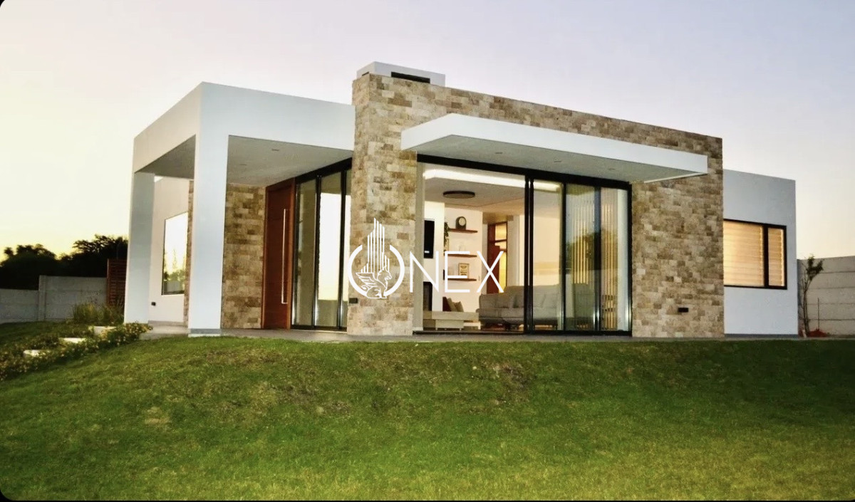 Casa ID.4927 - Moderna y exclusiva casa en venta 