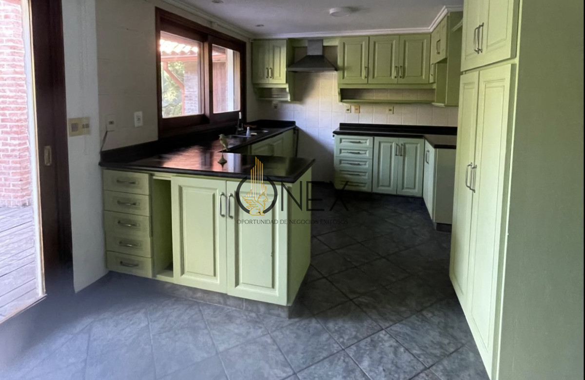 Casa ID.3373 - LUJO Y COMODIDAD Venta o Alquiler Casa Lomas Tahona 3D suite Playroom Estar Terraza Gge Piscina Parrillero