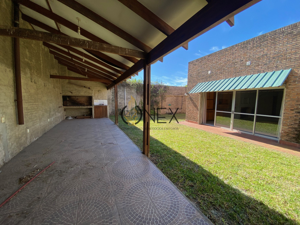 Casa ID.1534 - SE VENDE GRAN CASA EN CENTRO DE PAYSANDU