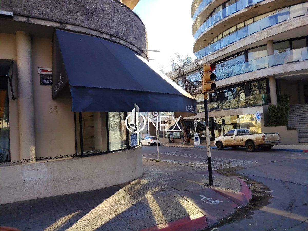 Casa ID.4663 - LOCAL COMERCIAL SOBRE florida y zorrilla 