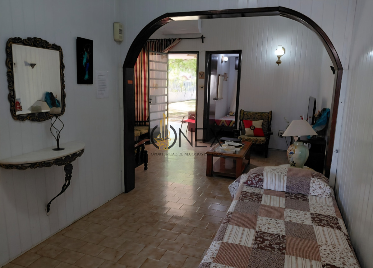 Casa ID.4194 - Oportunidad venta propiedad  dos casas  independientes + dependencia de servicio cerca de la rambla - Piriápolis