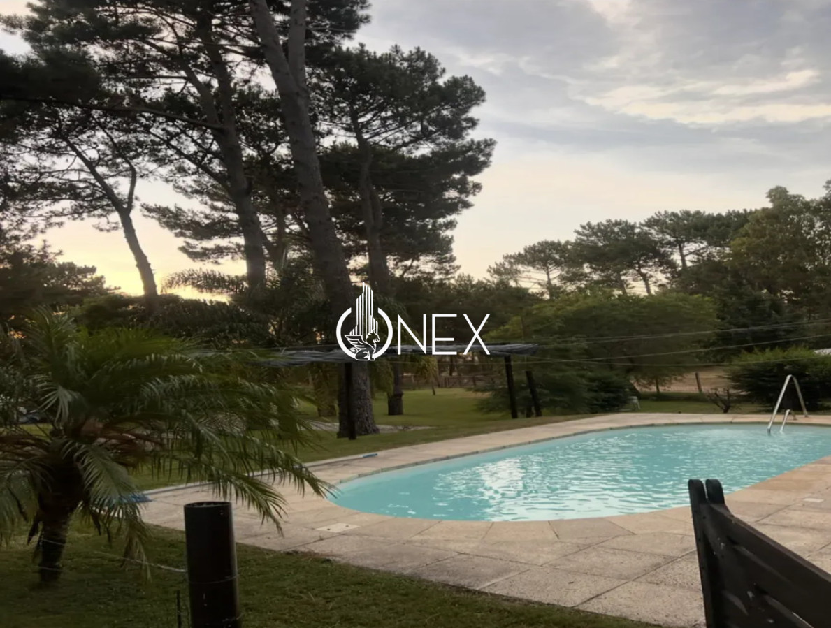 Casa ID.4627 - Oportunidad venta de casa en Maldonado solanas cuatro dormitorios cuatro baños piscina climatizada terraza con parrillero