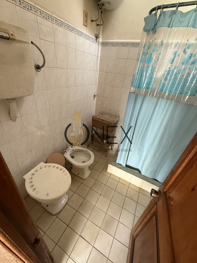 Casa ID.3526 - Se vende casa 5 dormitorios a pasos del centro de Tacuarembó 