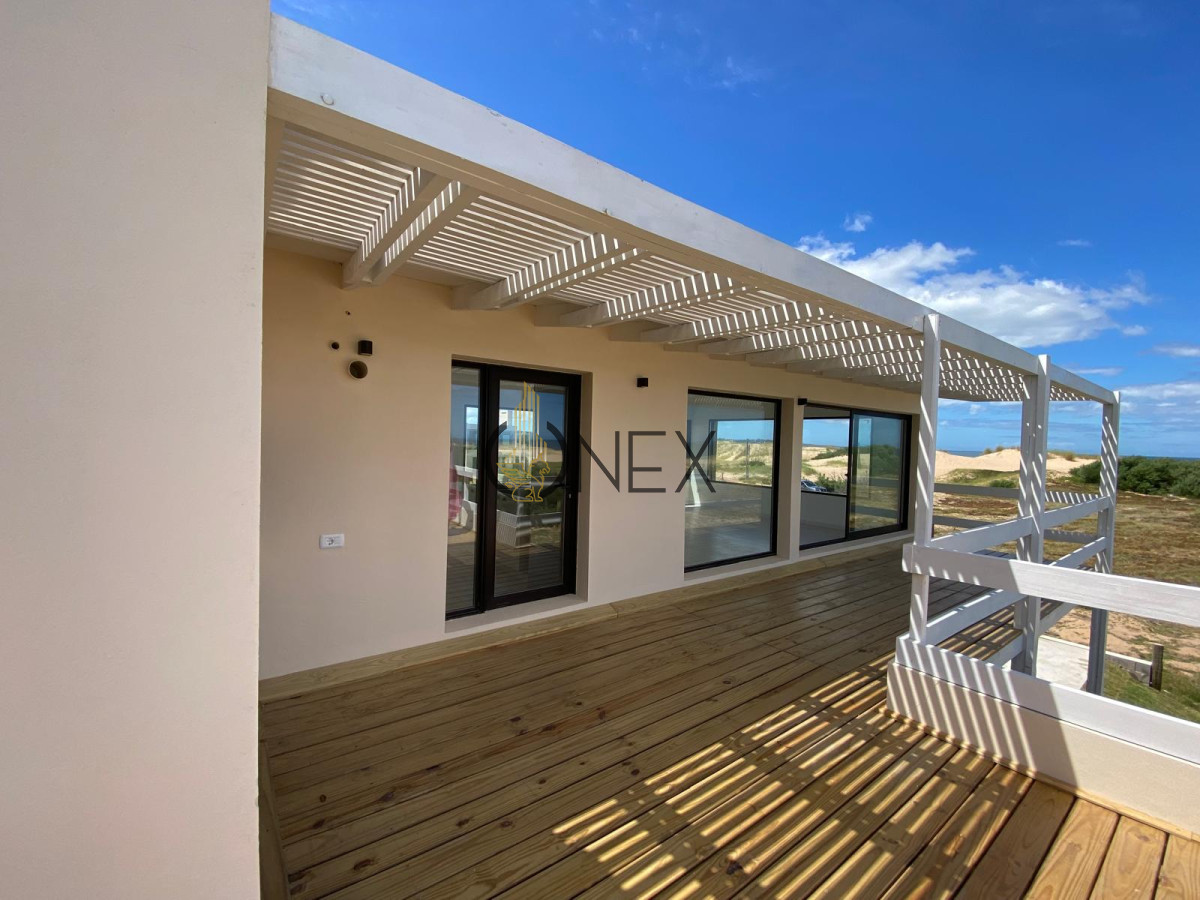 Casa ID.1404 - ¡Se vende espectacular casa a estrenar! de tres dormitorios, en Club del Lago, Punta Ballena  