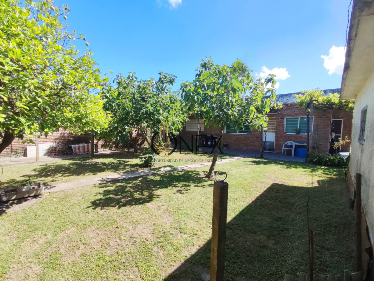 Casa ID.3774 - Casa en Venta de 7 dormitorios en Solymar a mts de la Rambla